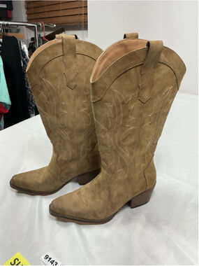 Womans New IUV Pullon Knee High Cowgirl Boots Size 8 Light Brown